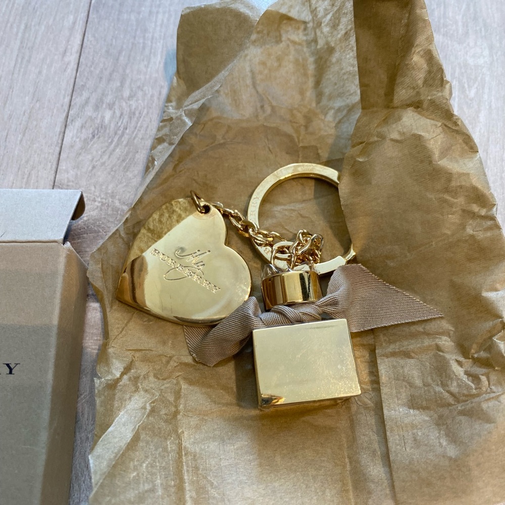 BURBERRY✨ - Picture 2 of 6